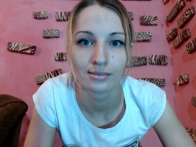 Abby-_ naked stripping on cam for live sex video chat