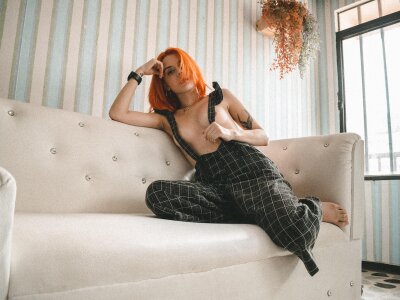 Abby_moretty_ naked stripping on cam for live sex video chat