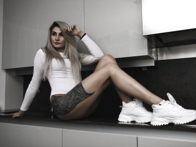 AbbyHoww naked stripping on cam for live sex video chat