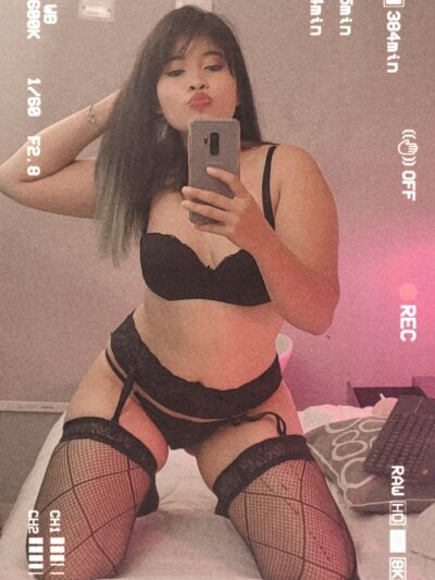AdaraMiller_ naked stripping on cam for live sex video chat