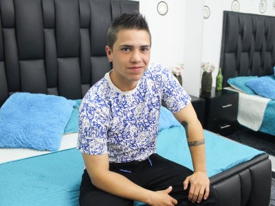 AlanWestmore naked stripping on cam for live sex video chat