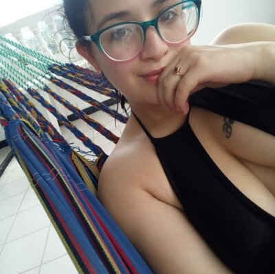 Alejita_Meow naked stripping on cam for live sex video chat