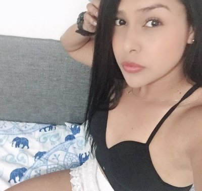 alessandra_wells naked stripping on cam for live sex video chat