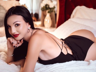 AlessiaDove naked stripping on cam for live sex video chat