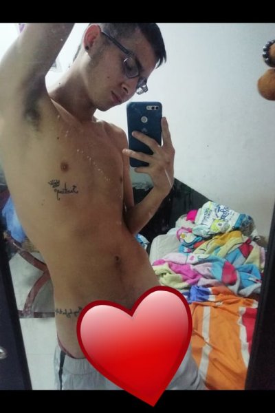 alexandrohot_ naked stripping on cam for live sex video chat