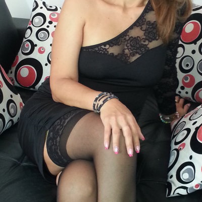 Alexialuv naked stripping on cam for live sex video chat