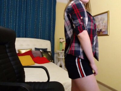 AlexissCrystal naked stripping on cam for live sex video chat