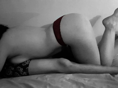 Alice_Thomas_FR naked stripping on cam for live sex video chat