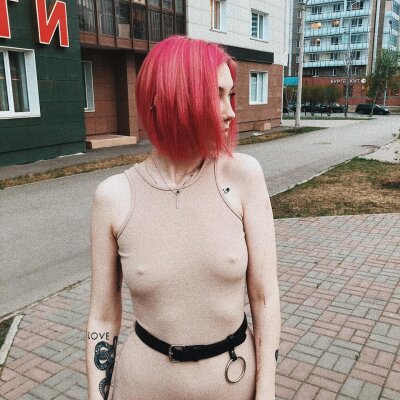 _AliceQueen naked stripping on cam for live sex video chat