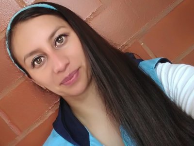 alicia_gold naked stripping on cam for live sex video chat