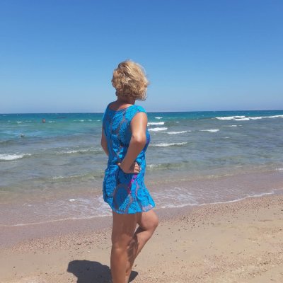 Alisa-Liza naked stripping on cam for live sex video chat