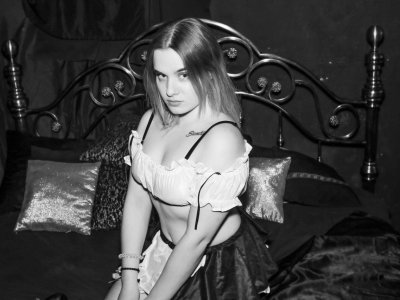 Alisha_Sins naked stripping on cam for live sex video chat