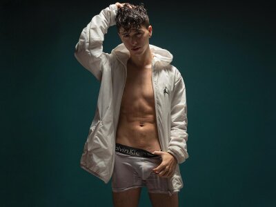allan_wolker naked stripping on cam for live sex video chat