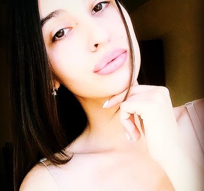 AllieFame naked stripping on cam for live sex video chat