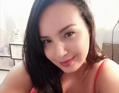 AllisonBanks naked stripping on cam for live sex video chat