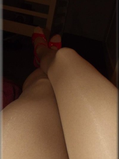 Allysocks69 naked stripping on cam for live sex video chat