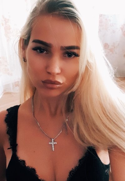 AllyWM naked stripping on cam for live sex video chat