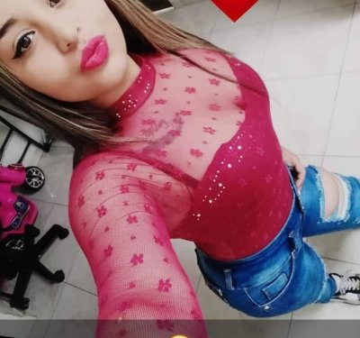 Alyssa_Morgan83 naked stripping on cam for live sex video chat