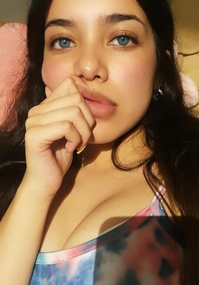 Ambyore naked stripping on cam for live sex video chat