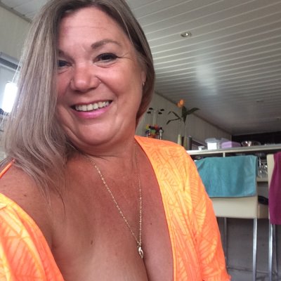 amigold naked stripping on cam for live sex video chat