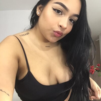 ammydreams naked stripping on cam for live sex video chat