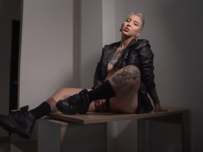amy_ink naked stripping on cam for live sex video chat