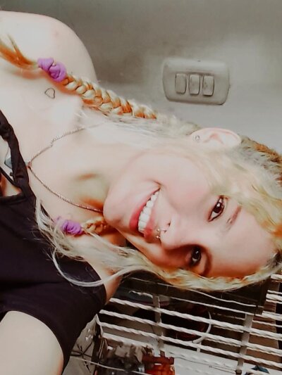 Anais_ferrer naked stripping on cam for live sex video chat