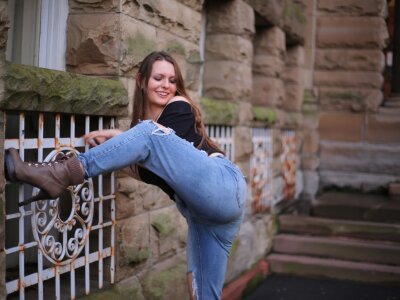 ananattania naked stripping on cam for live sex video chat