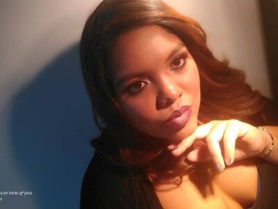 Anastazzia naked stripping on cam for live sex video chat
