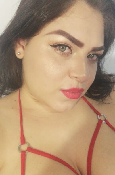 andrea_millers naked stripping on cam for live sex video chat