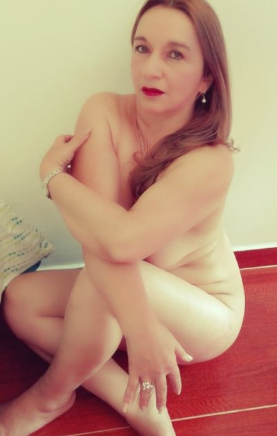 angelamilfx69 naked stripping on cam for live sex video chat