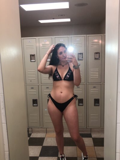 AngelRose2020 naked stripping on cam for live sex video chat