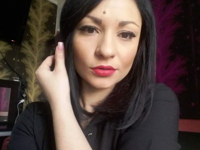 Aniria naked stripping on cam for live sex video chat