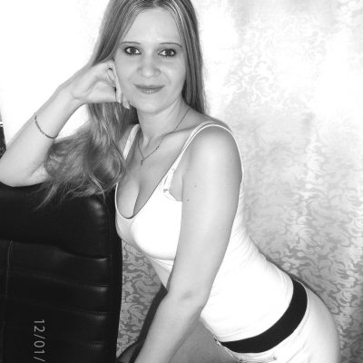 AnitaStary naked stripping on cam for live sex video chat