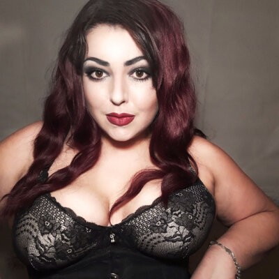ann_bbw_ naked stripping on cam for live sex video chat
