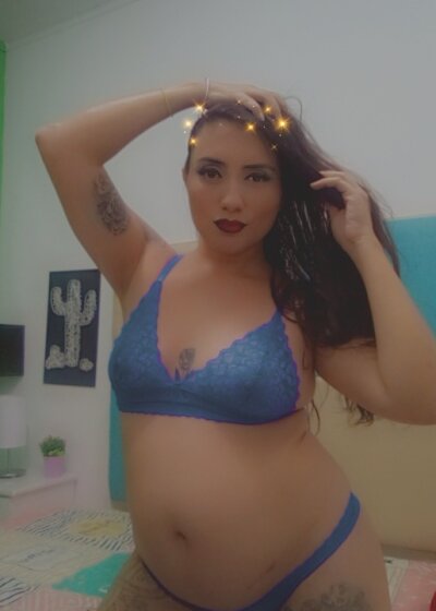 _anna_moon_ naked stripping on cam for live sex video chat