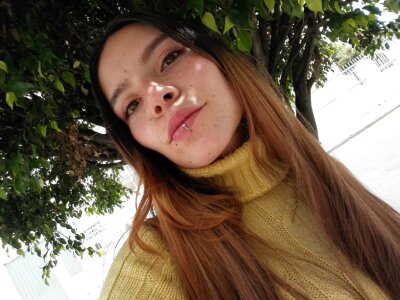 Annaloaxx naked stripping on cam for live sex video chat