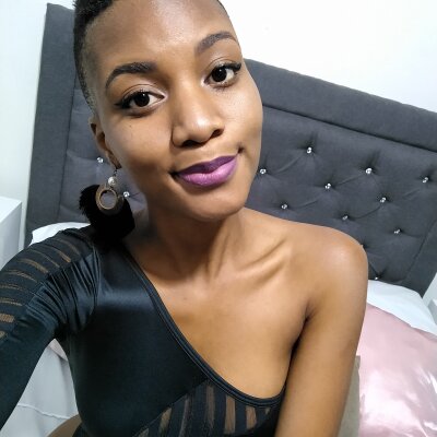 AnneLauren naked stripping on cam for live sex video chat