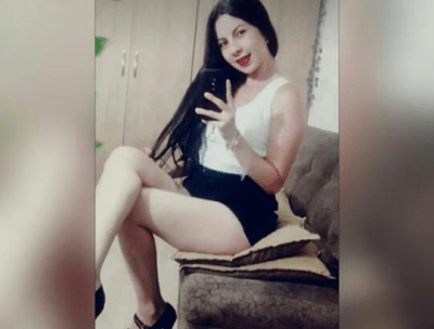 Annielovee_ naked stripping on cam for live sex video chat