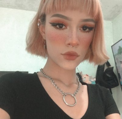 anniewalker naked stripping on cam for live sex video chat