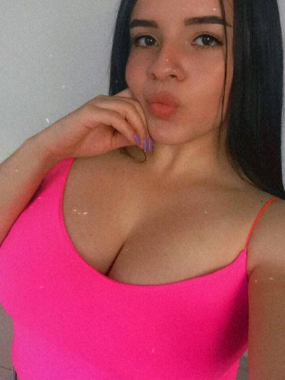AnnieWane naked stripping on cam for live sex video chat