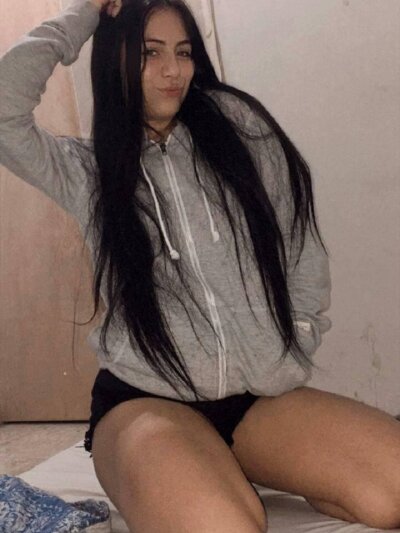 anyi_moans naked stripping on cam for live sex video chat
