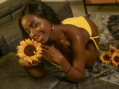 ApoloniaPayton naked stripping on cam for live sex video chat