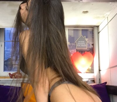 Aria_cute naked stripping on cam for live sex video chat