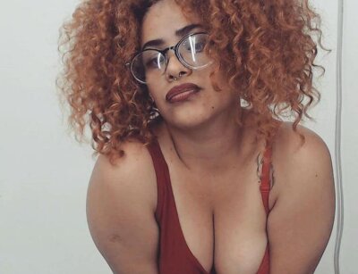 aria_mikelson naked stripping on cam for live sex video chat