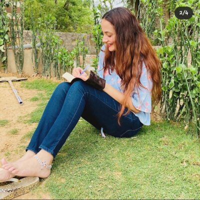 Arti866 naked stripping on cam for live sex video chat