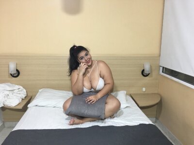 ashley_daniels naked stripping on cam for live sex video chat