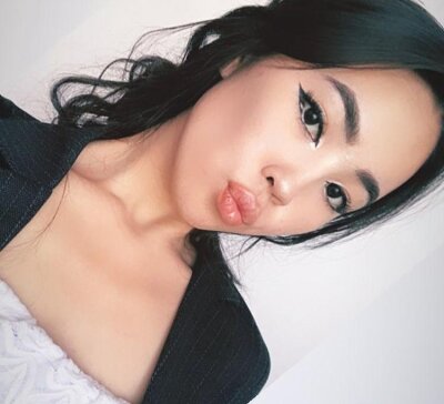 AsianLina naked stripping on cam for live sex video chat