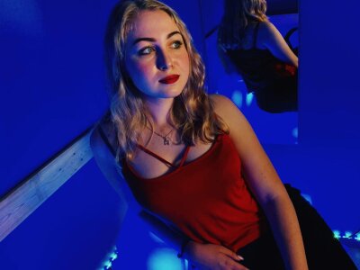 AudreyWink naked stripping on cam for live sex video chat