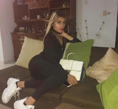 Barbie_milli naked stripping on cam for live sex video chat